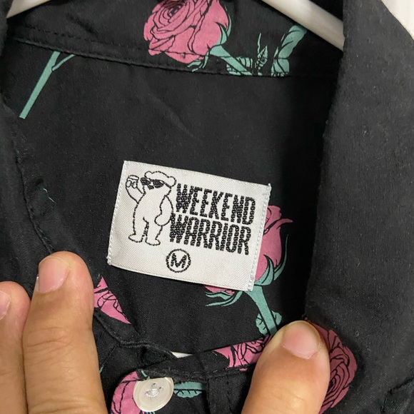 1- WEEKEND WARRIOR Black Floral Button Up Shirt - Picture 2 of 4